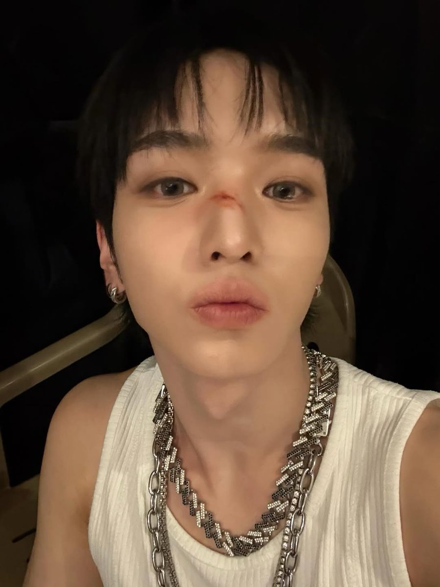 애깅이 오늘 넘넘 잘생겼다