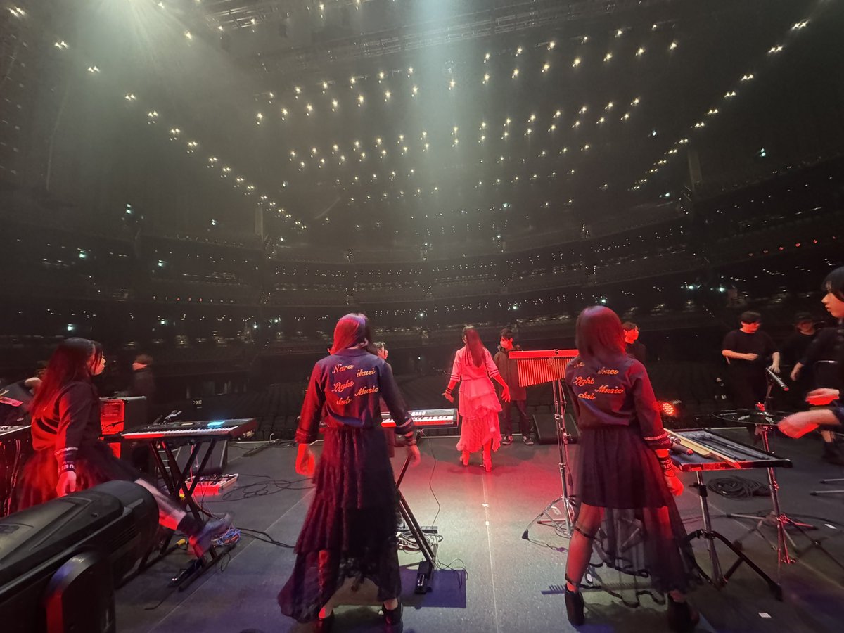 sneakerages1979's tweet image. 今日で2025年度スニーカーエイジの
全てのプロジェクトが完結いたしました。

軽音楽部の高校生を応援くださった
関係各位のみなさま、

ありがとうございます。

10代のココロに
鮮烈な感動を、学びを、
いつまでも忘れない体験を。