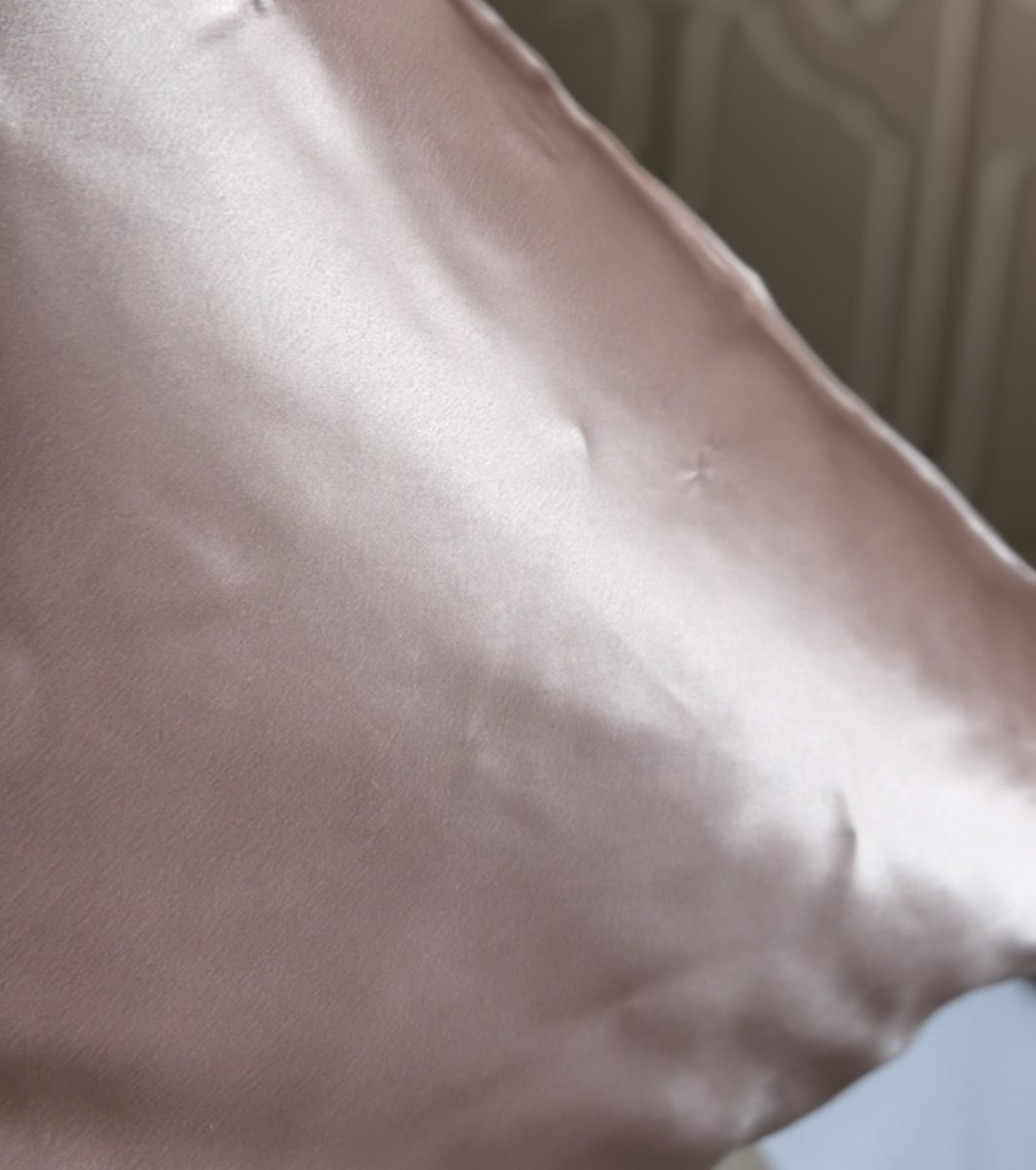 reyphcom's tweet photo. Baby Pink 💗 
لون الحرير اللي ينظلم في التصوير بس في الواقع أنثوي جدًا جدًا 💖 https://t.co/GK40qyjQK7