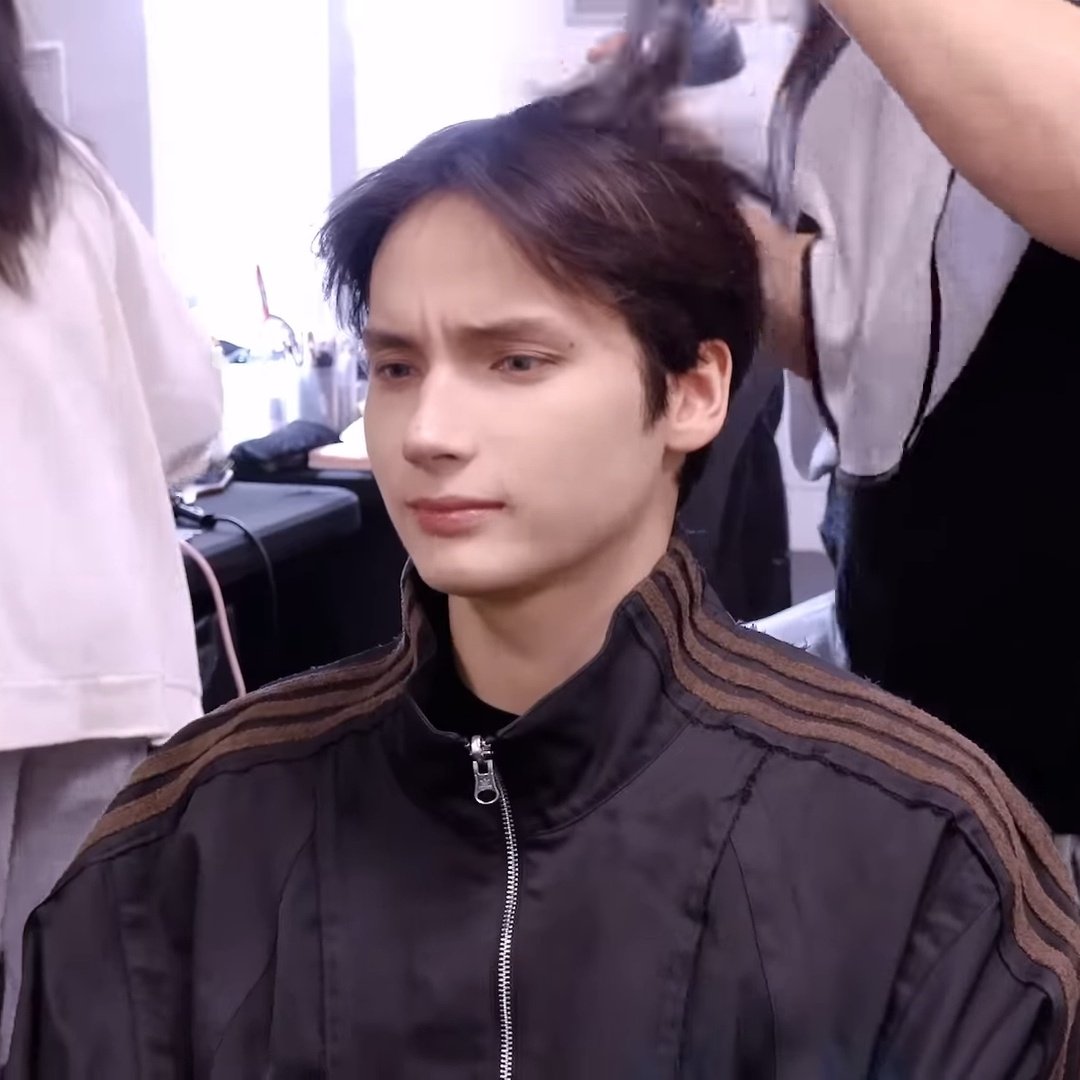 ningarms's tweet image. Thinking about this Huening Kai right now