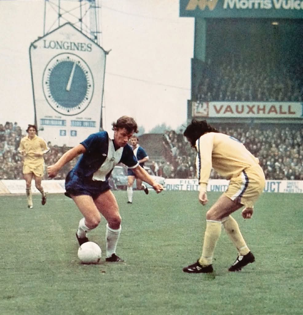 Bob_backability's tweet photo. Hat's off to the @BCFC kit for its retro simplicity. It's a reminder of the era I grew up in. 

#BIRLEE #BirminghamCity #LeedsUtd https://t.co/KesleDlpdD