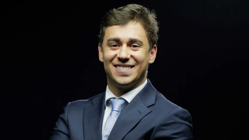 SilvaWaldi9750's tweet image. Nikolas liderou caminhada de 240 km por anistia e liberdade dos presos políticos. Agora mobiliza o Brasil inteiro: IMPEACHMENT de Lula, Moraes e Toffoli! Chega de tirania togada e corrupção! Dia 1/3 na Paulista - 14h. Quem vai? Digita 'EU VOU' e compartilha! 👊🇧🇷🔥