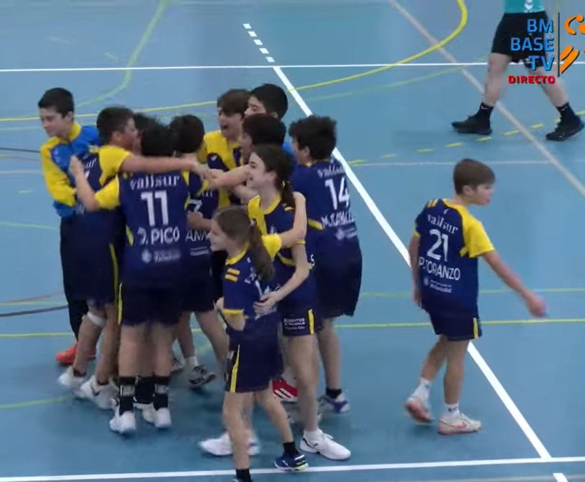 Cerramos el primer torneo nacional alevín de <a href="/atlvalladolid/">Recoletas Atlético Valladolid</a> con una jornada de domingo increíble.
#Balonmano de altísimo nivel y unos equipos que han levantado a un abarrotado Antonio Garnacho.
Mi sincera enhorabuena a <a href="/balopal/">CD Balopal Balonmano Palencia</a>, vencedores del torneo.
Y los míos... pues esto ⬇️