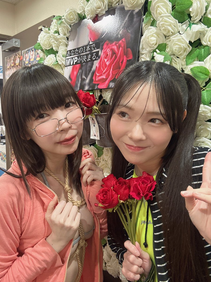 人気モデルの梅田桃子様(@umeda_momoko)とお写真撮っていただきました☺️💕今日も魅力的で素敵でした。。いつもお勉強させていただいております💪🔥 https://t.co/S9LHpJ8QFL