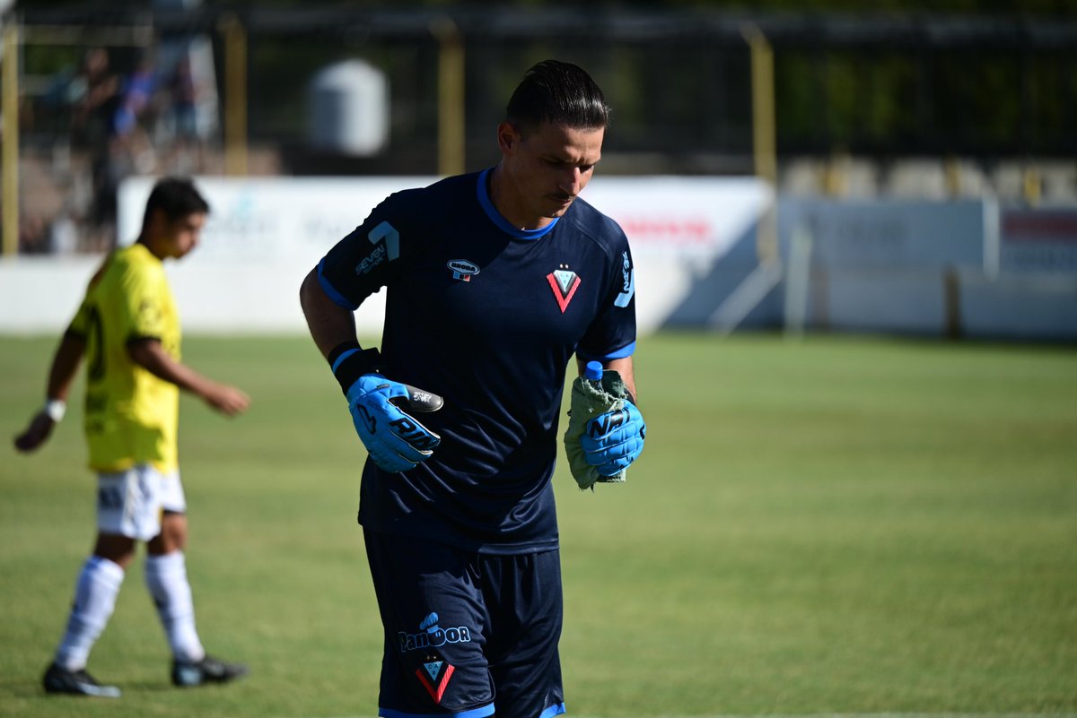 No sólo debutó Brown en el torneo, también debutó Broda con esta terrible joyita 😍

💙🖤❤️
