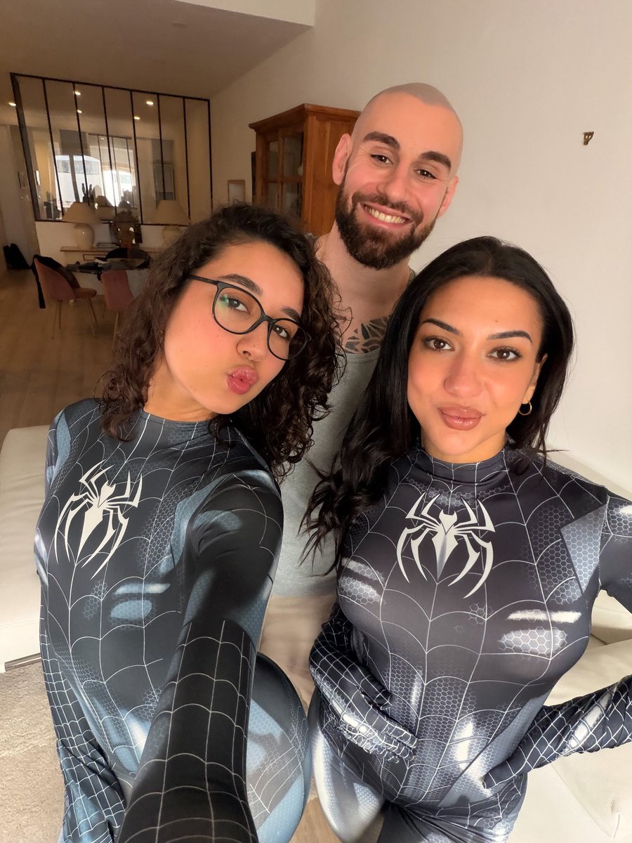 LAYAFEET tweet media