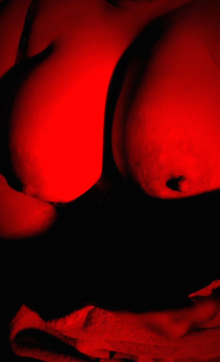 พอเริ่มดึกก็เริ่มเงี่...นอีกและ😝
#ขอดูควยหน่อย