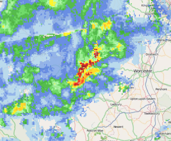 UK Thunderstorm Updates tweet media