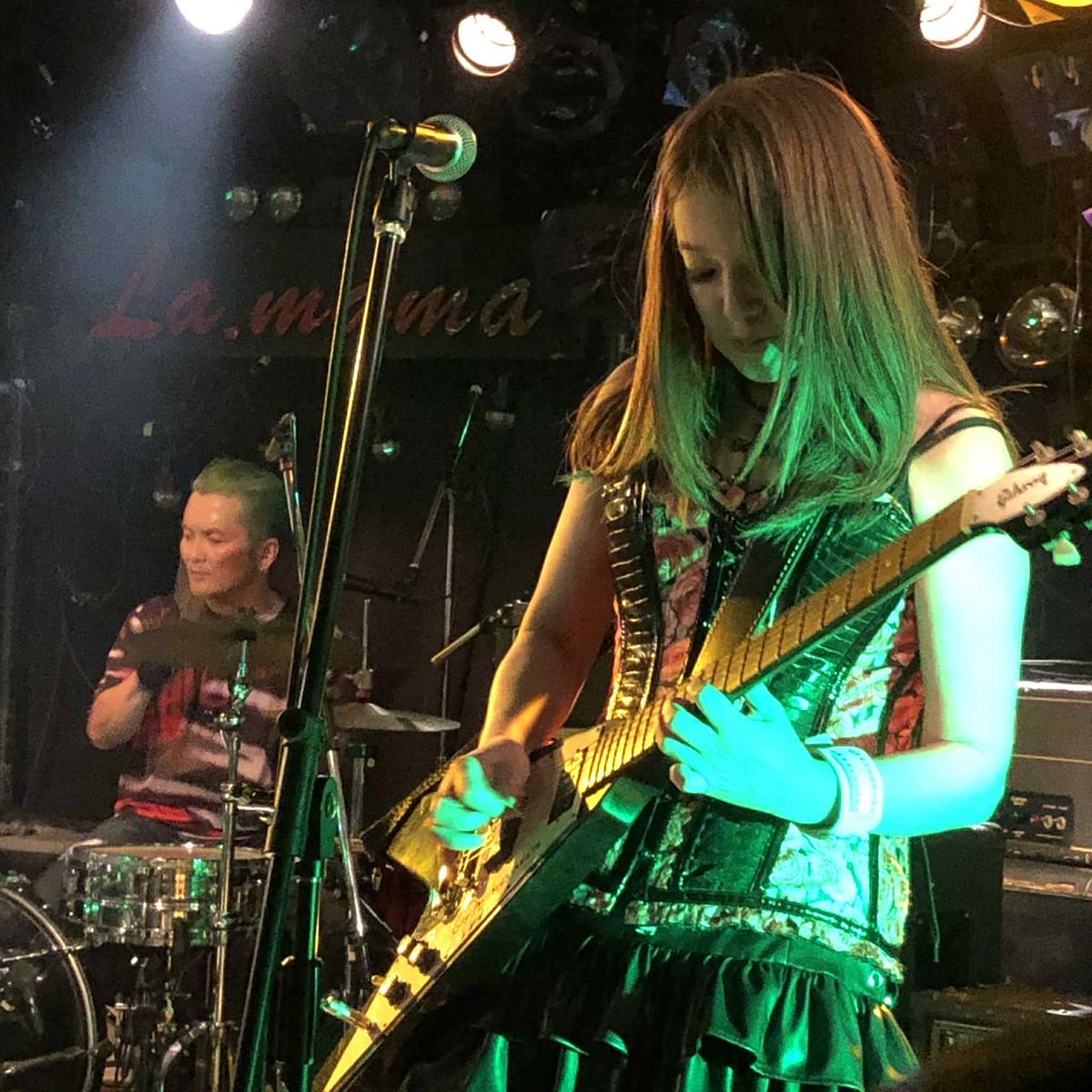 BoogieDolls's tweet photo. ２月１１日水曜祝日、渋谷ラママでブギードールズのライブ、ありがとうございました！ファンの方やバンドマンの友達など、たくさん来てくれて嬉しかったです。

対バンも、ウエダント、ゴールド、マルベリーズ、めちゃくちゃカッコいい先輩たちで、見惚れ聞き惚れてしまいました。 https://t.co/AnaTYhPM63