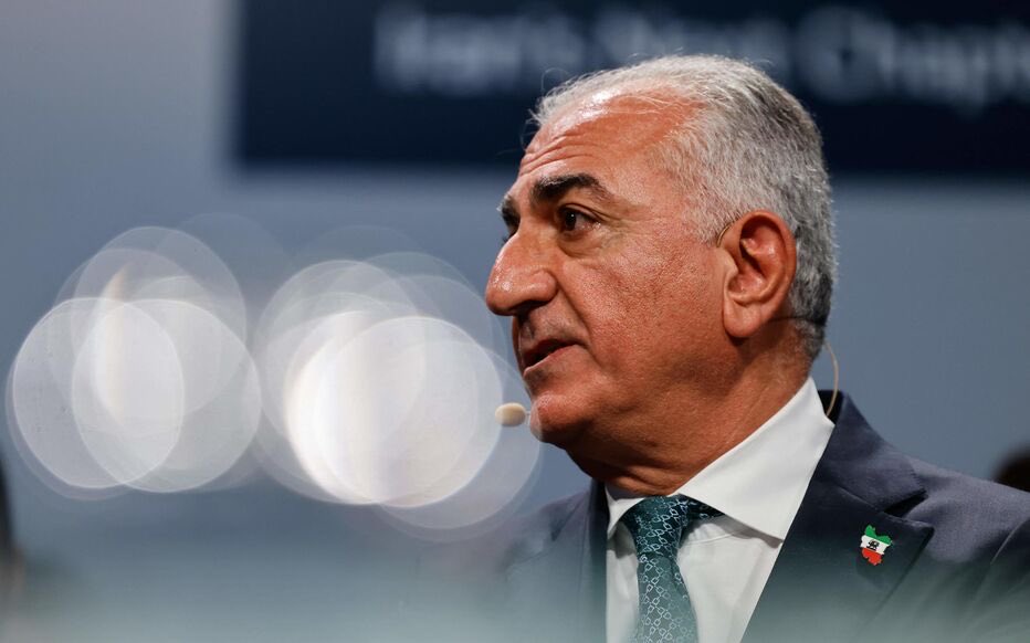 Bazıları başkalarının felaketini kendi çıkarına çevirir. Rıza Pehlevi gibi. 

Le Parisien’in haberine göre, Rıza Pehlevi Münih’te düzenlenen muhalif toplantıda yaptığı konuşmada, İran’da “laik ve demokratik bir geçiş sürecine” liderlik etmeye hazır olduğunu açıkladı. Değişimin