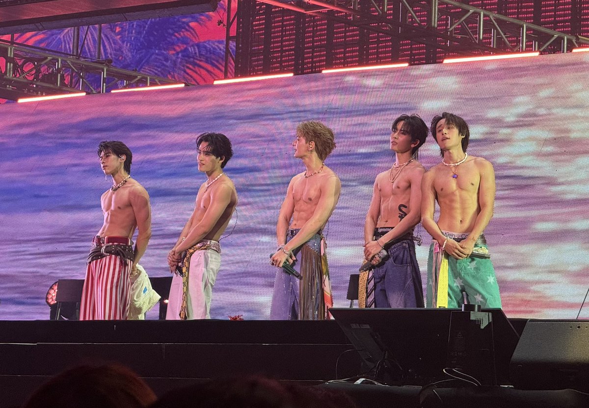 แต้งกิ้วพัทยา 😭 

กุเป็นแม่ๆๆๆๆๆๆๆ

 #RISERCONCERTD3
