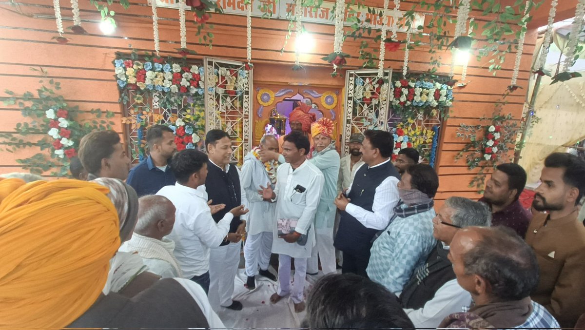 PramodBhayaINC's tweet photo. अंता विधानसभा क्षेत्र के ग्राम भोज्याखेड़ी में मेघवाल समाज द्वारा आयोजित श्री बाबा रामदेव जी महाराज की वर्षगांठ पर प्रीतिभोज व जागरण कार्यक्रम में सम्मिलित हुआ।

#RamdevJi #Bhojyakhedi https://t.co/RqOMjd26iy