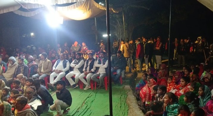 prashantSemri's tweet photo. धर्म, भक्ति और संस्कारों से सजी ग्राम संकल्पा की पावन कथा में कल रात सम्मलित होकर आत्मिक शांति का अनुभव किया। 🙏
#PrashantSemri https://t.co/DJWKpquoGb