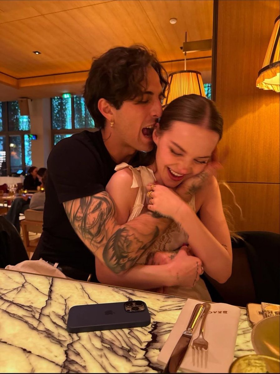 Diorgirlx's tweet photo. dove cameron and damiano david https://t.co/BjuKxnPerc