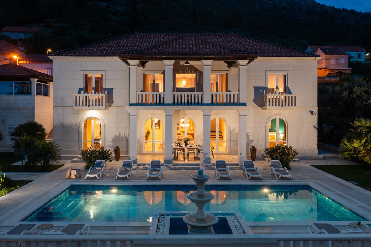 BozoKnez's tweet photo. This is what you can buy for 500 000€ in Croatia.

#Croatia #Dubrovnik https://t.co/SDPo9WKLTS