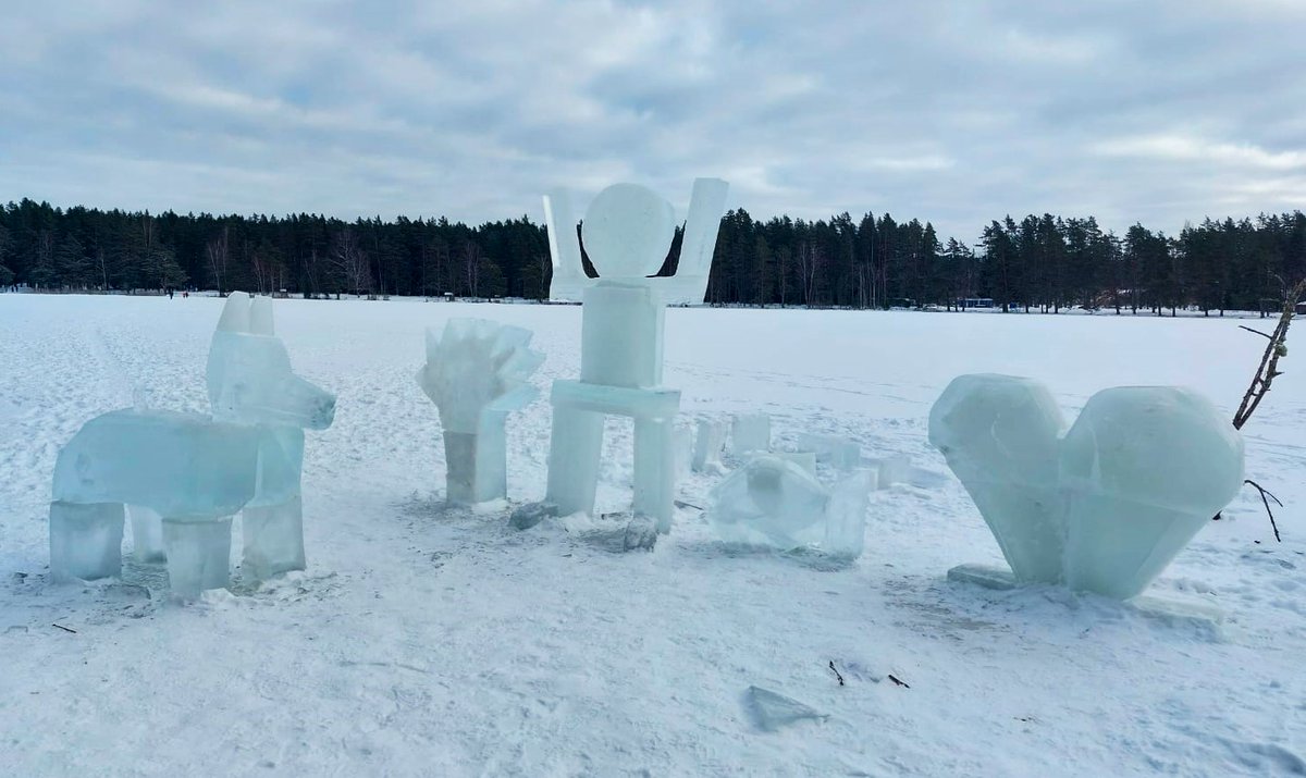 Daina_P's tweet photo. Ledus skulptūru parks uz Niniera ezera papildināts.
Ieeja brīva:) #Ninieris #Cesis https://t.co/SfDHVzAdvq