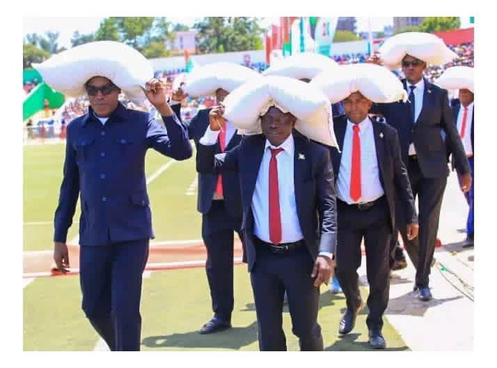 Ubu hariho abariko batunganya kwakira umukuru w'inama yabakuru bibihugu ...
