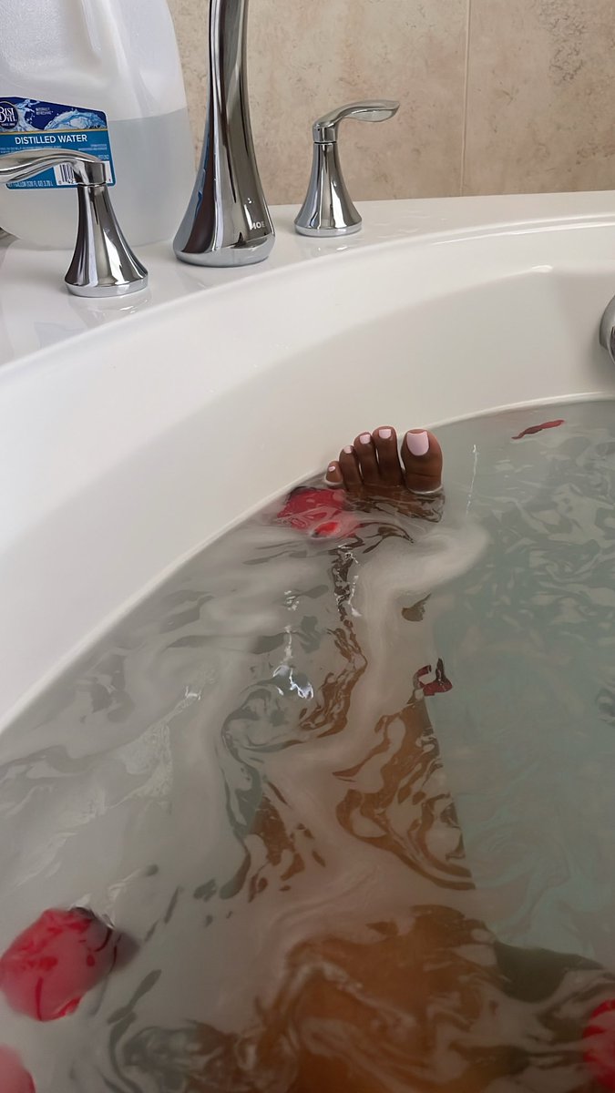 MsPrettyFoot_'s tweet image. 