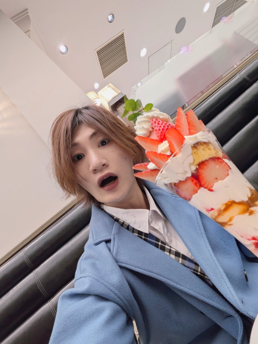パフェる。

パフェはアイスがきちんと重要視されてるパフェ好きです☆

⋯知らんがな