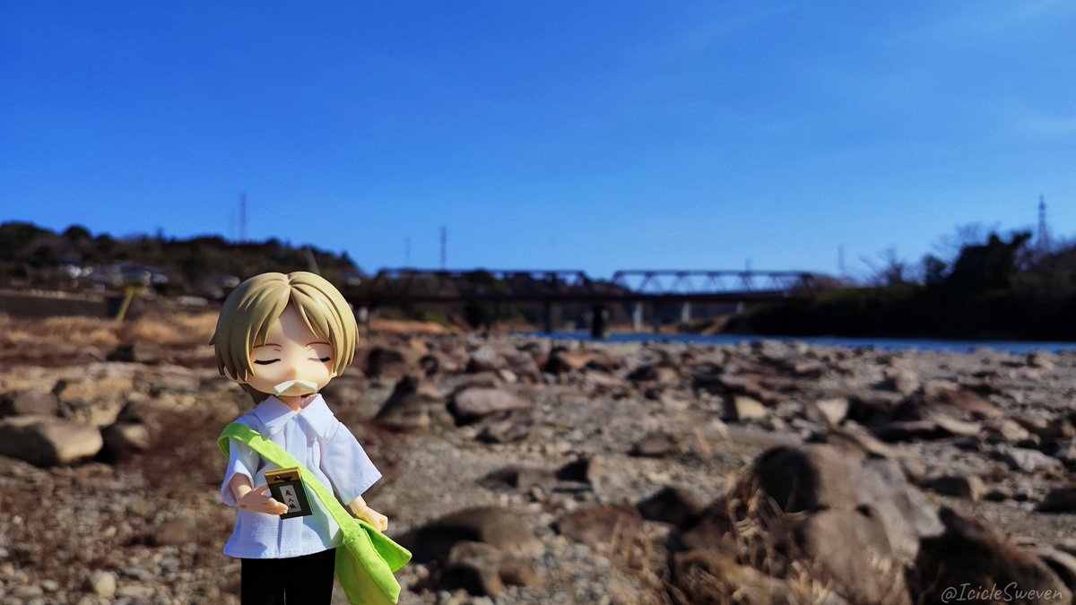 夏目友人帳 聖地巡礼：
 HASSENBAの近く、球磨川の河川敷に来ました☺️
アニメで夏目たちがよく釣りに来ていたそうです。あの橋、アニメのままって感じでした😍！冬の球磨川も、静かでとても美しかった✨