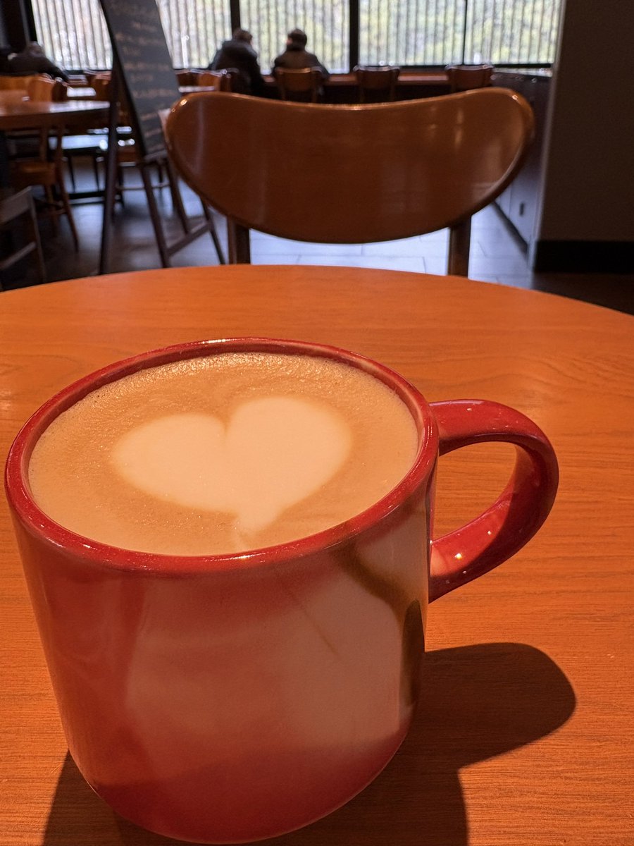 スタバラテ頼んだらハートにしてくれた！🫶🏻