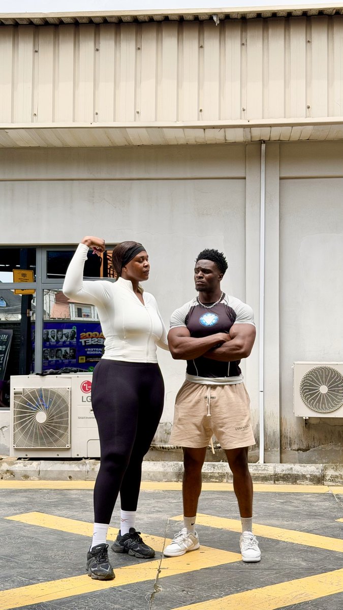 Strongtallcurvygirl72 tweet media