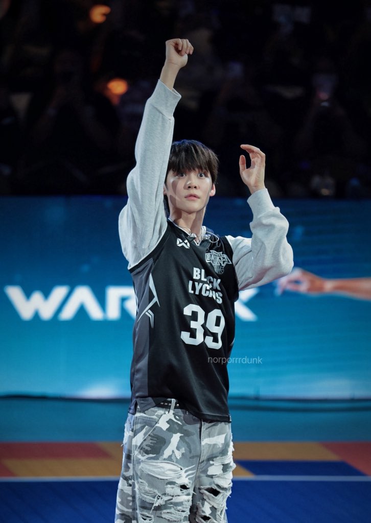 ตาแป๋ววมากกกกก 😳 

#은석 #EUNSEOK #RIIZE
#3Fight3BasketBoySS2Match3