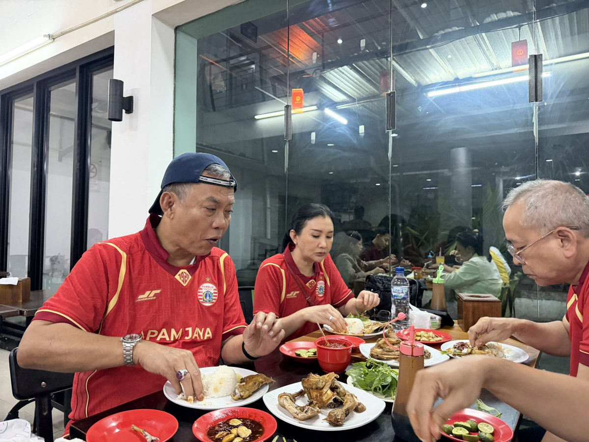 Alhamdulillah! Malam ini tim kebanggaan dan kecintaan kita warga Jakarta <a href="/Persija_Jkt/">Persija Jakarta</a> , sukses membawa pulang 3 poin berharga dari Bali. Performa yang solid, penuh semangat juang, dan kerja sama yang luar biasa. Top! Pertahankan konsistensi ini dan terus tingkatkan di setiap