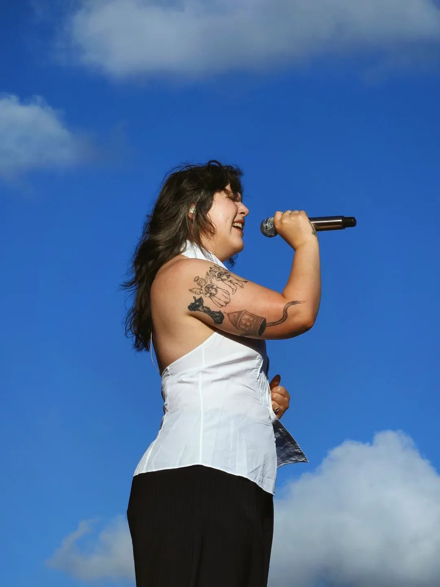 Lucy performing today at Laneway Perth!

via emma_flynn