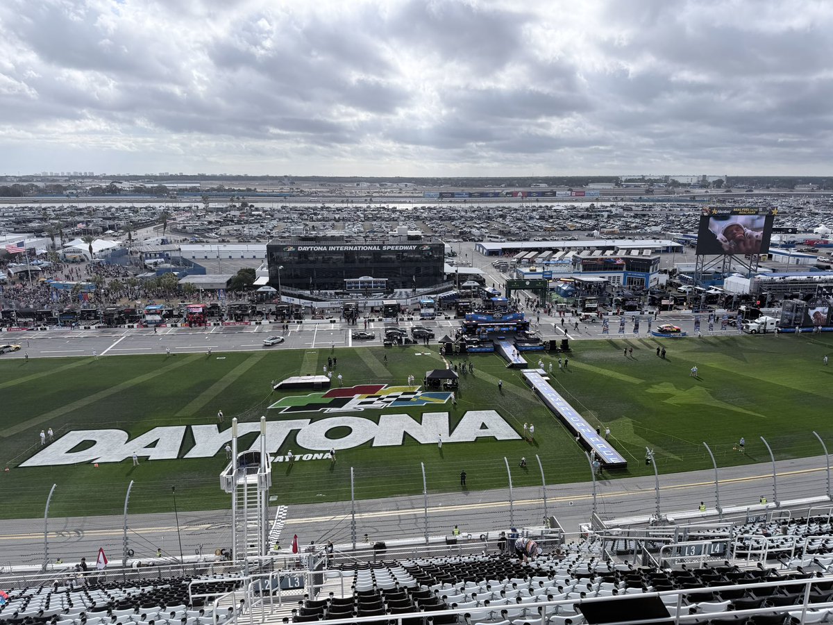 RacingLady88's tweet photo. @DAYTONA #NASCAR 2026 https://t.co/UUO081vGqA