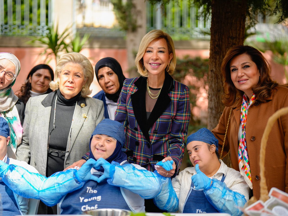 First Lady Nehmat Aoun - نعمت عون tweet media