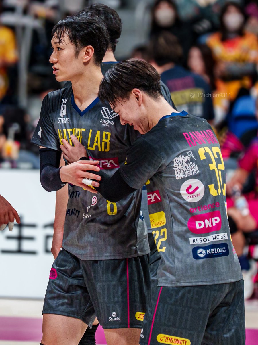 エスコートキッズと選手だったのが今や同じコートに立ってるの激エモい🥺

#柳田将洋 選手
#近藤蘭丸 選手
#東京グレートベアーズ