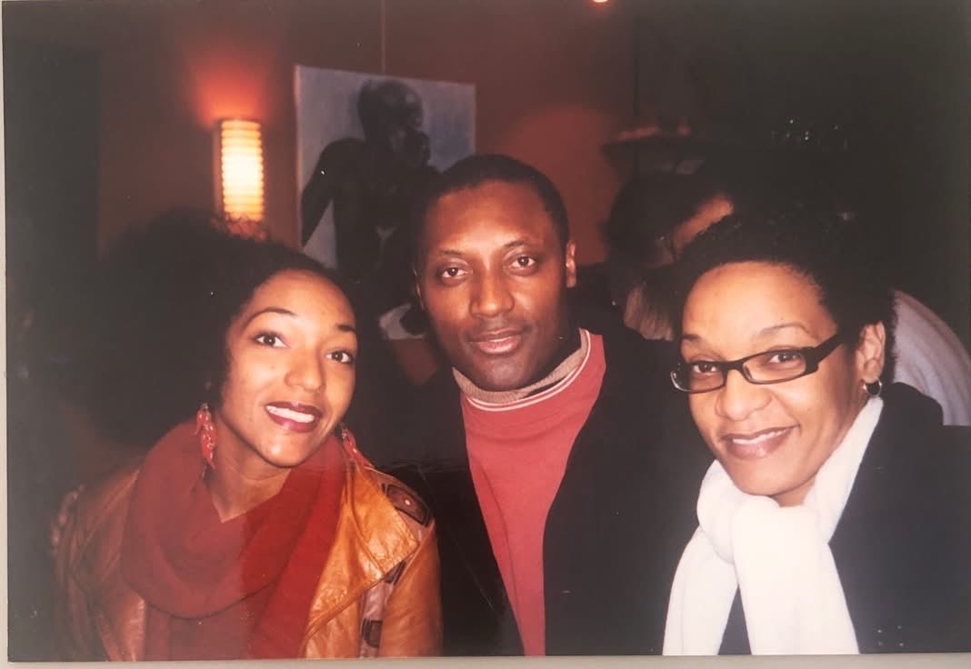 JeanPatoudem's tweet photo. Paris, Jean Roke PATOUDEM &amp; LES NUBIANS en 2005 sur le tournage de NO WAY d'Owell BROWN. PATOU FILMS INTERNATIONAL In Action https://t.co/kto19qYKSz