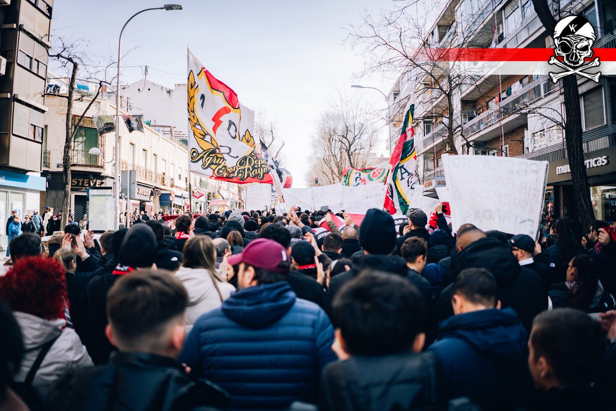 Una comunidad que va a salvar al equipo de su barrio.

PRESA INHABILITACIÓN.