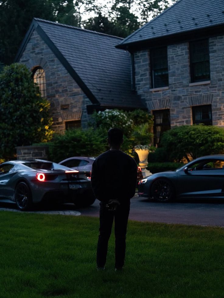 DearS_o_n's tweet image. Your broke era is FINISHED. 
You’re about to be rich as fuck.