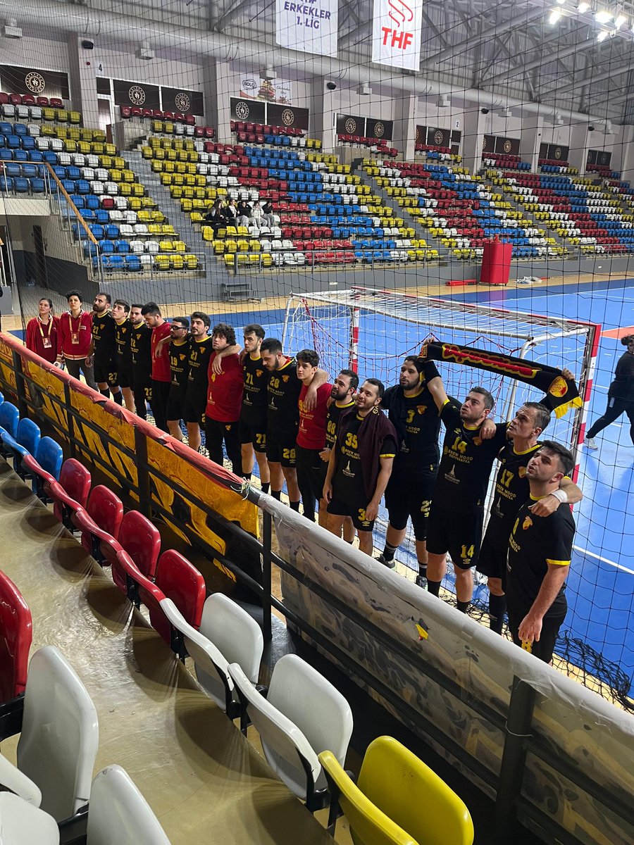 UniforceGoztepe's tweet photo. Sen Nerede Biz Orada Göztepe Hentbol Namağlup Lider! 
Haydi Yine El Ele Varacağız O Güne

#Göztepe
#GöztepeUniForce https://t.co/JSU334oAsS