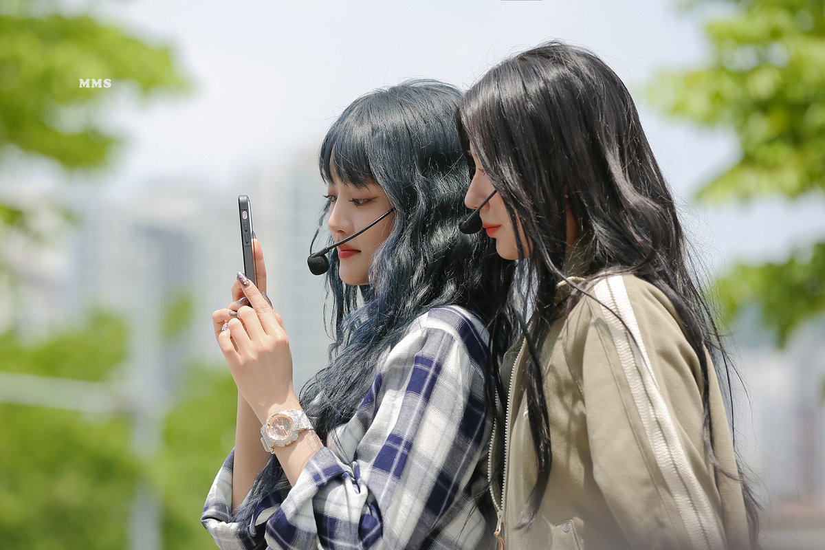 댕자 8주년🐶🐶💚🩷
#아이들 #IDLE #미연 #민니 #MIYEON #MINNIE