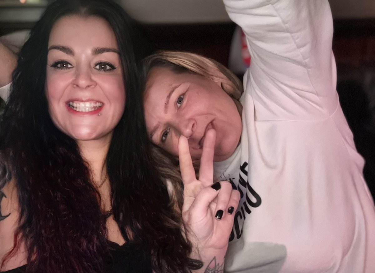 vicky 🌻 tweet media