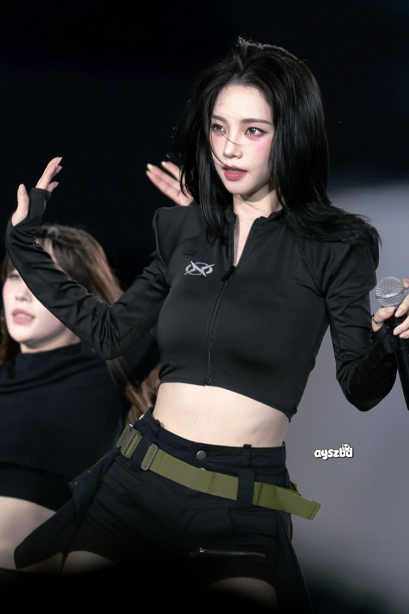 411mung's tweet photo. 카리나님 실존인물임에 감사함 https://t.co/dhknTYG49d