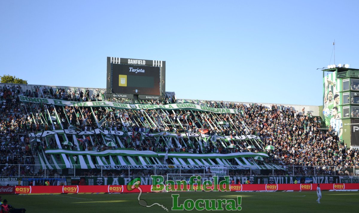 Un aplauso para los que bancan y van, y van, y van, pese a todo 💚 #Banfield