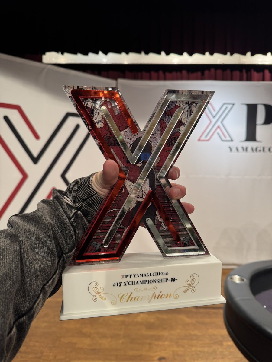 なるく tweet media