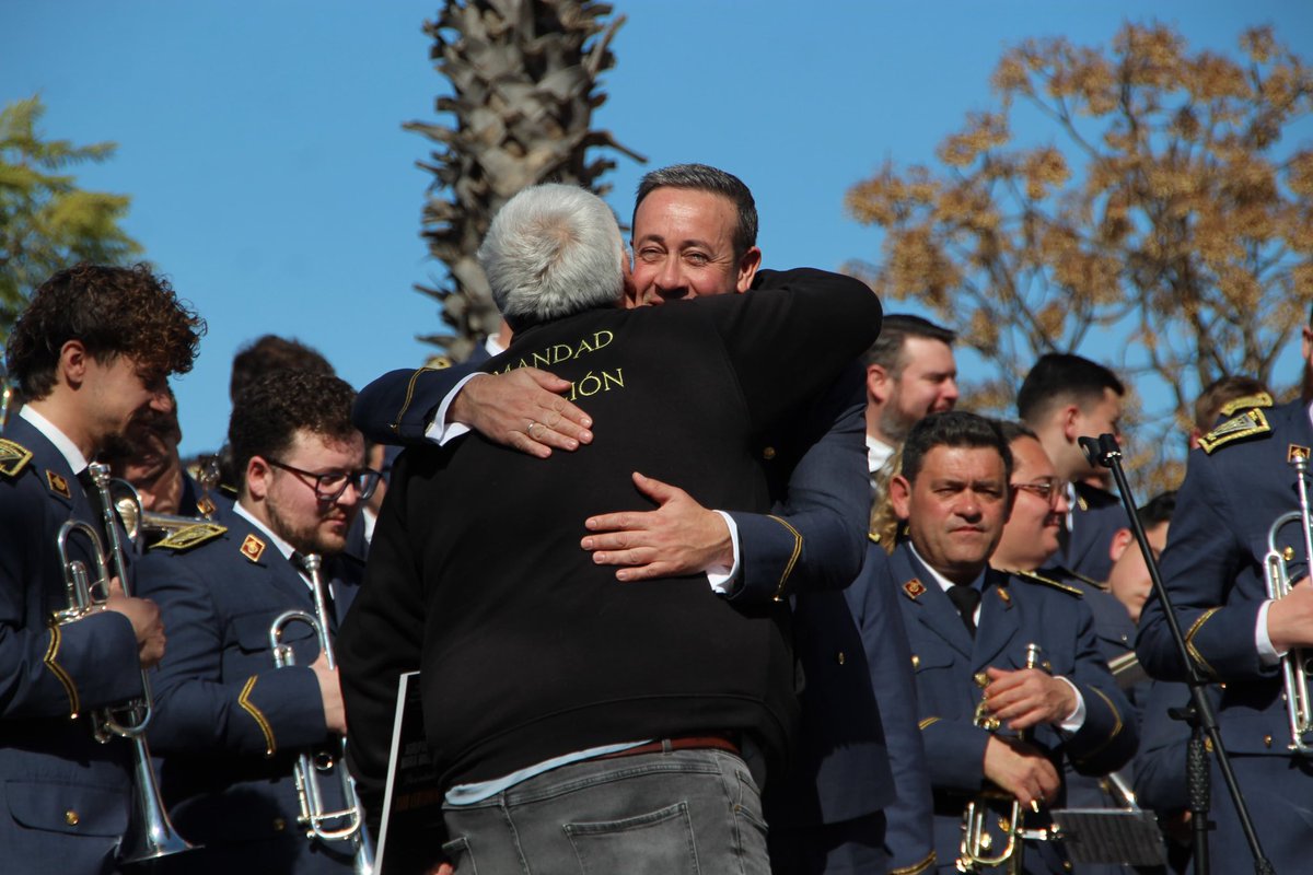 Termina nuestra participación en el Certamen de Bandas de nuestra Hdad. de la Humillación.

Gracias una vez más, Camas, por vuestra gratitud. Nuestro próximo encuentro, junto a Ntro. Padre Jesús del Soberano Poder.

📲 #SuenaArahal #Humillación