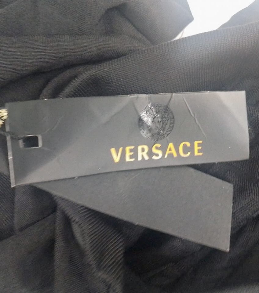 🚨🛃 Controles permanentes en la frontera norte 🇪🇨
La planificación de operativos liderados desde la Dirección Estratégica de SENAE permitió, en las últimas horas, la aprehensión de:
▪️ Cargamento de aros para vehículos 🚗
▪️ Bultos con ropa 👕
▪️ Llantas 🛞
▪️ 2 vehículos