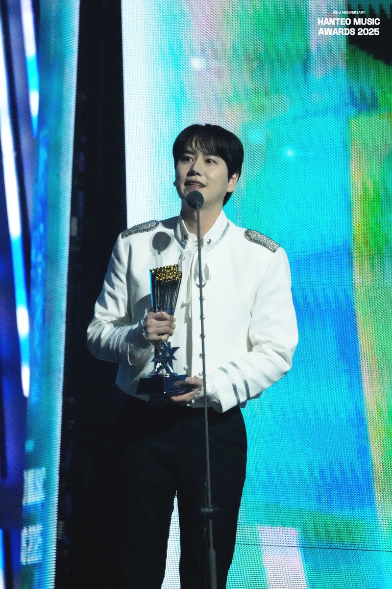 #HMA2025 #한터뮤직어워즈2025

📸 HMA Highlight 

#KYUHYUN #규현
<a href="/GaemGyu/">ChoKyuHyun</a>

#HanteoMusicAwards2025