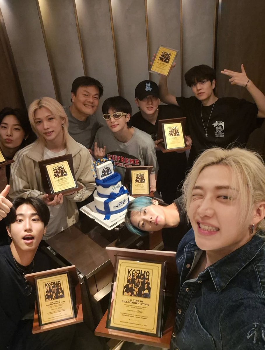 the jype artist and only 4th gen group with the most daesangs, oh skzlegends don't end them like that