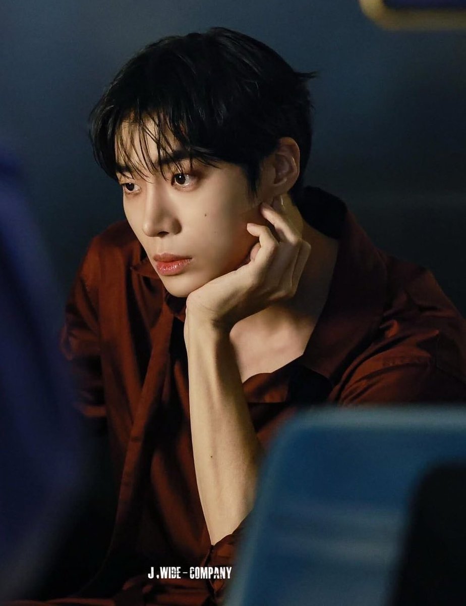 พี่ตี๋                             น้องหมวย