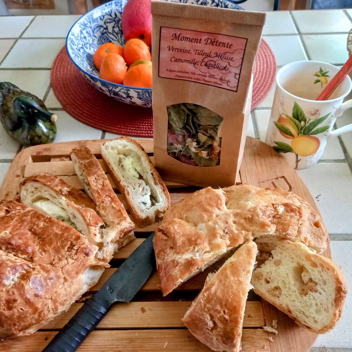 FrancAller_info's tweet photo. Une tisane, les gens.
On ne dit pas assez tous les bienfaits de la tisane, moi je dis ☝️
#TeaTime #Collation
#Local #Bio
#LaSantéParLesPlantes https://t.co/1VfFc1DV1z