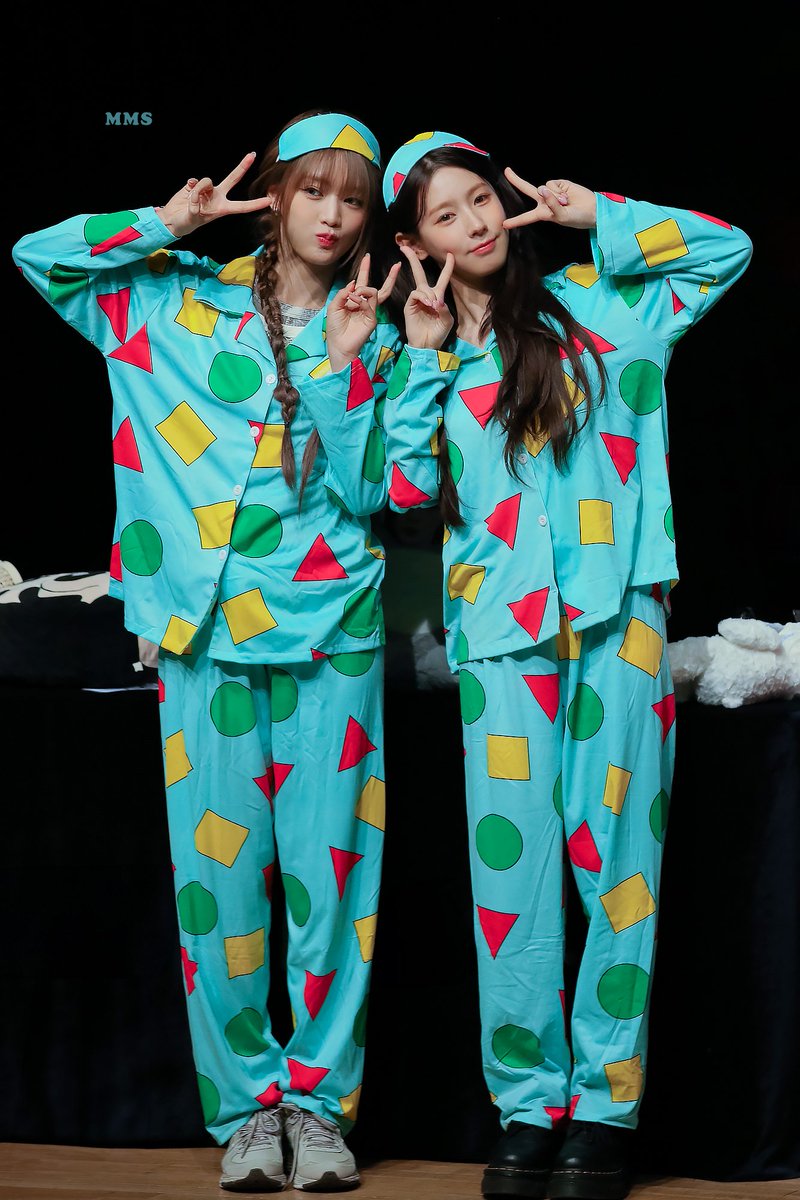 댕자 8주년🐶🐶💚🩷
#아이들 #IDLE #미연 #민니 #MIYEON #MINNIE