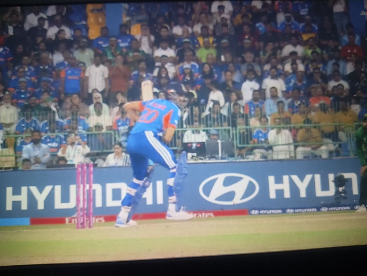 🚨TEAM INDIA POSTED THE SCORE OF 175 RUNS🚨

Now, It's totally on bowlers, Hope we defend it 🔥🤞🏻 !!

#INDvsPAK
#INDvPAK 
#T20WorldCup2026