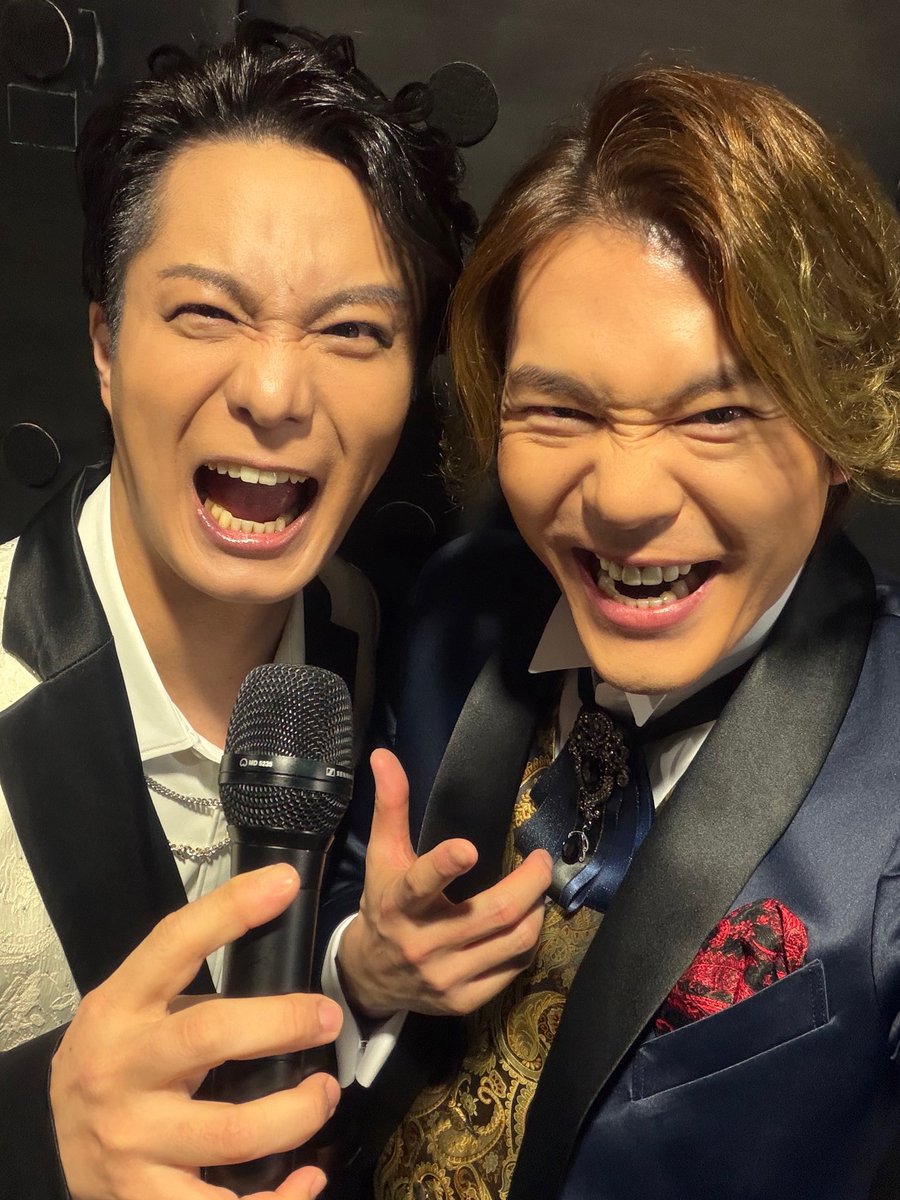 V_T_Sato's tweet image. Concert for LEVAY
 ～Happy 80th Birthday～

歌にトークに
最高のエンターテイナー☆
井上芳雄さん！！

破滅への道ご一緒した
あっきーさんこと中川晃教さん♪
そして
同い年の山崎育三郎くん♪

「金こそすべて」
一緒に歌いました田代万里生さんと
悪人顔で♪笑

ありがとうございました！